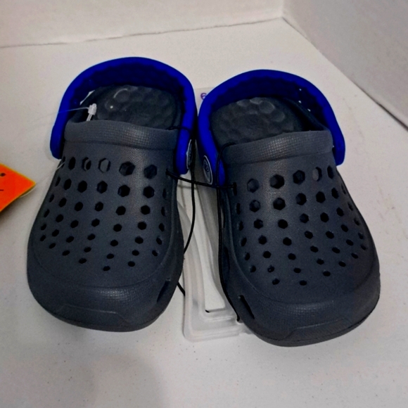 Joybees Boys Active Clog Easy to Clean Slip-On Water Shoes Chorcoal/Blue 6/7 NWT - Picture 1 of 8